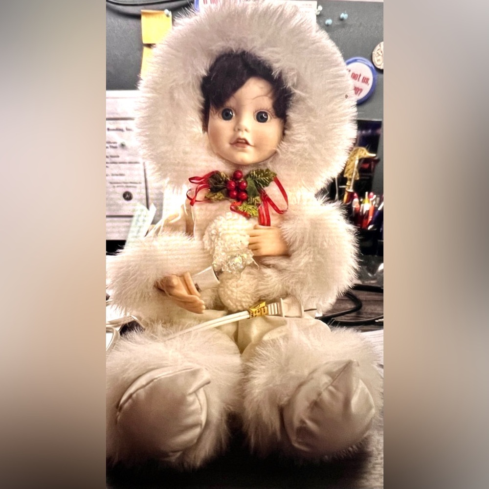 Eskimo girl Motionette